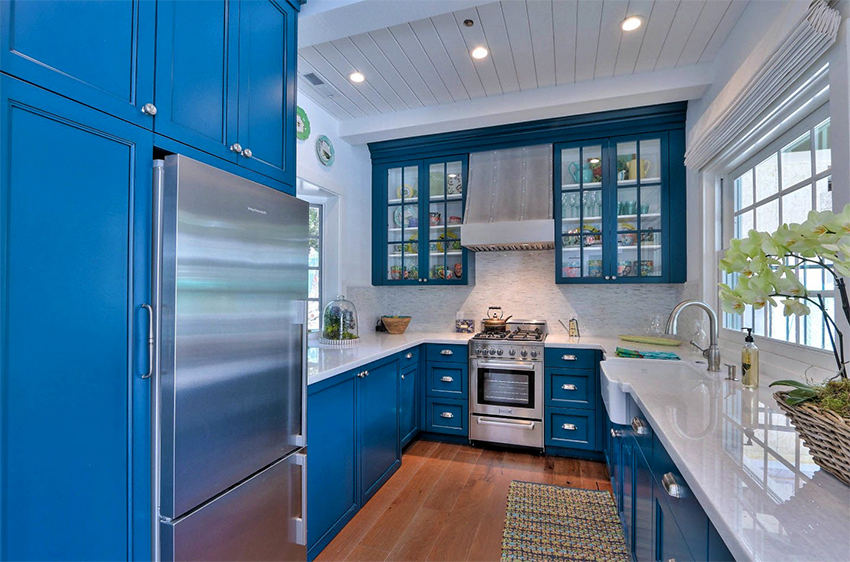 Setul de bucătărie în formă de U este potrivit pentru amplasarea în camere cu dimensiuni diferite Setul de bucătărie în formă de U este potrivit pentru amplasarea în camere cu dimensiuni diferite