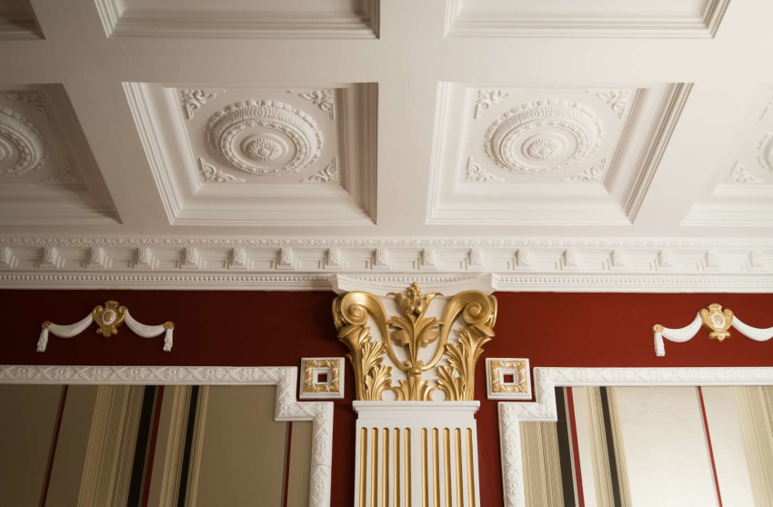 עמודים עשויים פוליאוריטן נראים טוב מאוד כאלמנטים נושאי עומס של תפאורה עמודים עשויים פוליאוריטן נראים טוב מאוד כאלמנטים נושאי עומס של תפאורה