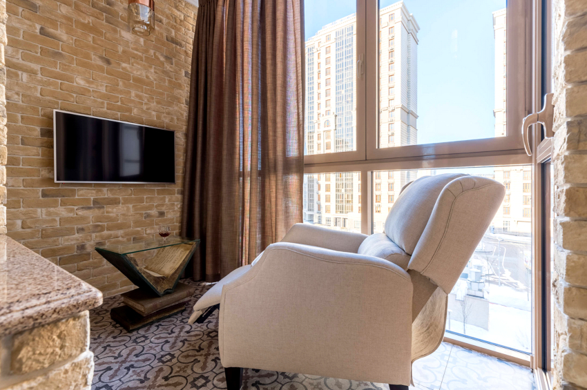 Препоръчително е да се използва изкуствен камък за довършване на балкони, тъй като той има по-малко тегло от естествения Препоръчително е да се използва изкуствен камък за довършване на балкони, тъй като той има по-малко тегло от естествения