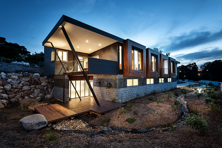 U dvokatnicu se mogu smjestiti svi potrebni komunalni i osobni prostori U dvokatnicu se mogu smjestiti svi potrebni komunalni i osobni prostori