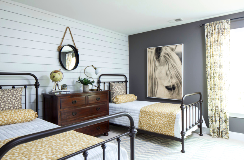 Bredden på en og en halv seng varierer fra 120 til 160 cm Bredden på en og en halv seng varierer fra 120 til 160 cm