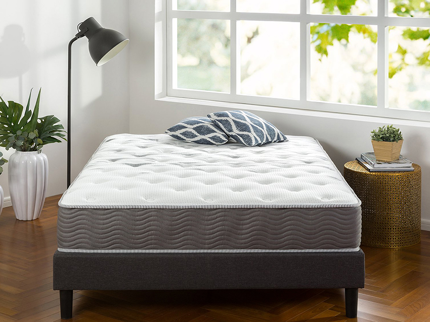 Når du vælger en madras, skal der tages højde for visse nuancer. Når du vælger en madras, skal der tages højde for visse nuancer.