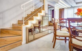 Skabe under trappen i al deres bekvemmelighed og variation