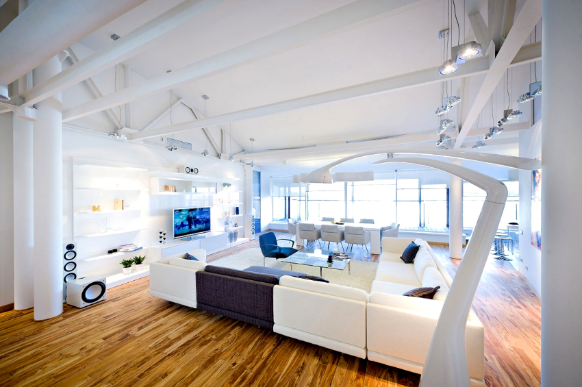 Møbler i en højteknologisk stue skal have lyse nuancer og laminerede overflader. Møbler i den højteknologiske stue skal have lyse nuancer og laminerede overflader.