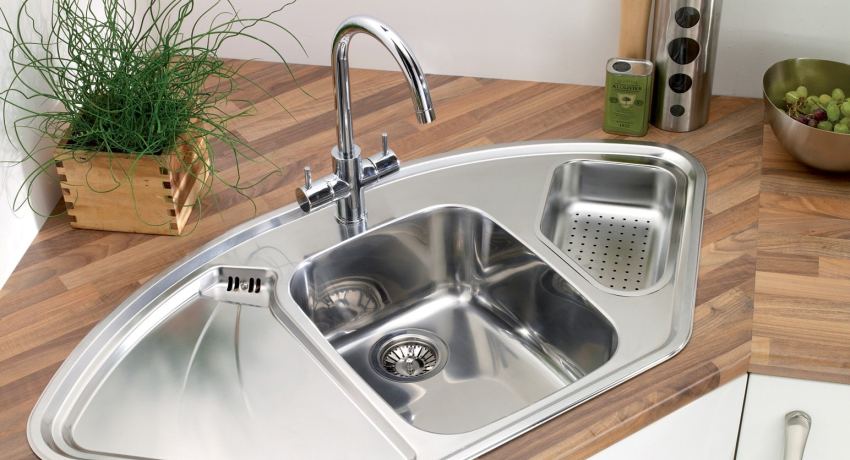 Формата и дълбочината (обемът) на ъгловата мивка могат да варират значително Формата и дълбочината (обемът) на ъгловата мивка могат да варират значително