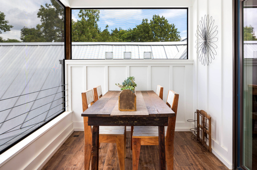 Els sistemes de vidre càlid dels balcons difereixen dels sistemes freds per un cost més elevat Els sistemes de vidre càlid dels balcons difereixen dels sistemes freds per un cost més elevat