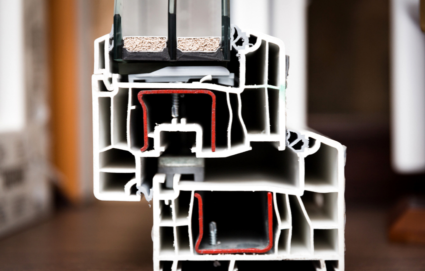 El perfil amb una amplada de construcció augmentada proporciona un major aïllament acústic i estalvi de calor El perfil amb una amplada de construcció augmentada proporciona un major aïllament acústic i estalvi de calor
