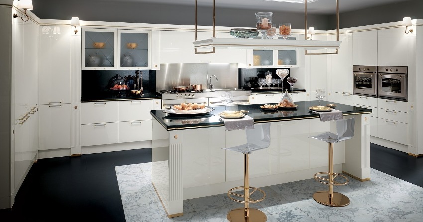 Conjunto de cozinha elegante branco brilhante combina bem com todos os elementos de decoração do quarto Conjunto de cozinha elegante branco brilhante combina bem com todos os elementos de decoração do quarto