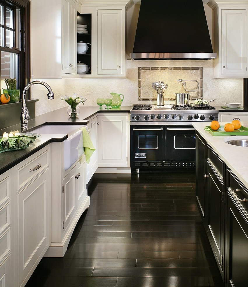 Čierno-biela kuchyňa osloví fanúšikov lakonických a expresívnych nápadov Čierno-biela kuchyňa osloví fanúšikov lakonických a expresívnych nápadov