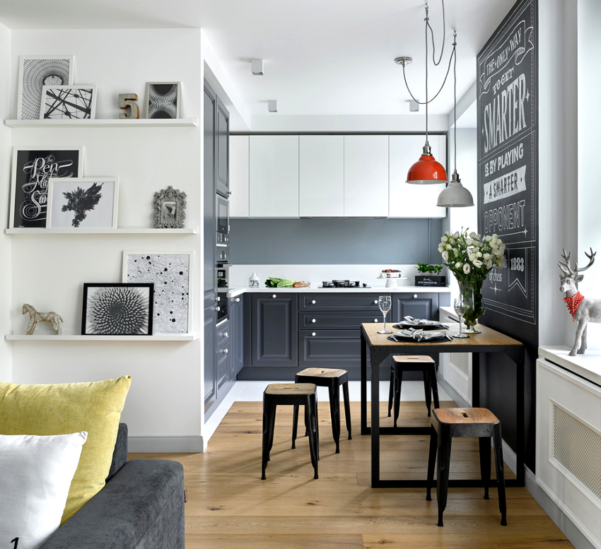 Obzvlášť atraktívny je headset s bielym vrchom a čiernym spodkom. Obzvlášť atraktívny je headset s bielym vrchom a čiernym spodkom.