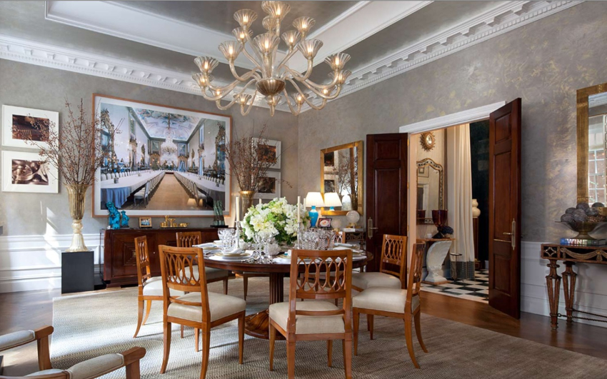 La proiectarea unui living clasic, se acordă o atenție specială alegerii mobilierului La proiectarea unui living clasic, se acordă o atenție specială alegerii mobilierului