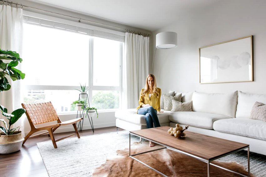 Un living minimalist ar trebui să se scalde într-o abundență de lumină naturală Un living minimalist ar trebui să se scalde într-o abundență de lumină naturală