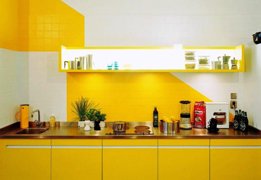 Кухненски комплект в жълто ще ви помогне да добавите лекота и визуално усещане за обем. Кухненски комплект в жълто ще ви помогне да добавите лекота и визуално усещане за обем.