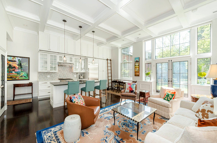 Pred zdobením interiéru miestnosti bude potrebné vykonať rozsiahle opravné práce Pred zdobením interiéru miestnosti bude potrebné vykonať rozsiahle opravné práce