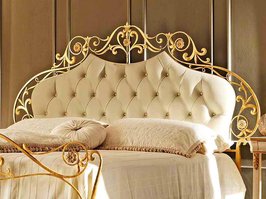 Một chiếc giường sắt rèn thủ công có giá tối thiểu là 80 nghìn rúp.