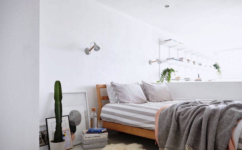 เพื่อให้ต้นสนมีการตกแต่งมากขึ้นสามารถย้อมสีและเคลือบเงาได้ เพื่อให้ต้นสนมีการตกแต่งมากขึ้นสามารถย้อมสีและเคลือบเงาได้