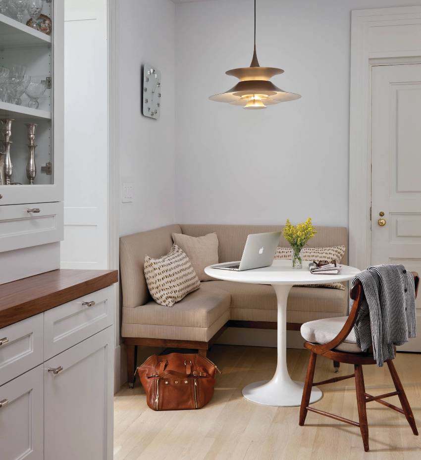 לעתים קרובות למדי, מיקרופייבר עמיד בפני ללבוש משמש כריפוד לפינה. לעתים קרובות למדי, מיקרופייבר עמיד בפני ללבוש משמש כריפוד לפינה.