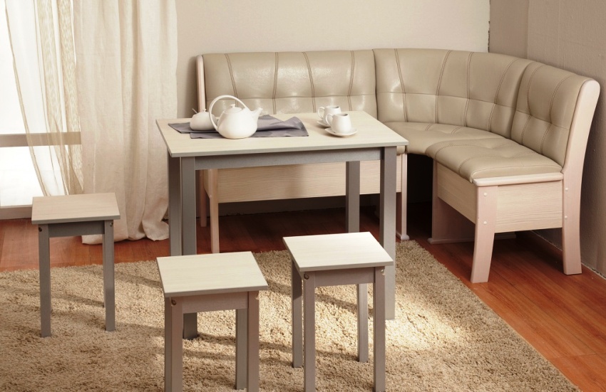 ניתן לרכוש כסאות וכיסאות כסט שלם עם פינה, או בנפרד ניתן לרכוש כסאות וכיסאות כסט שלם עם פינה, או בנפרד