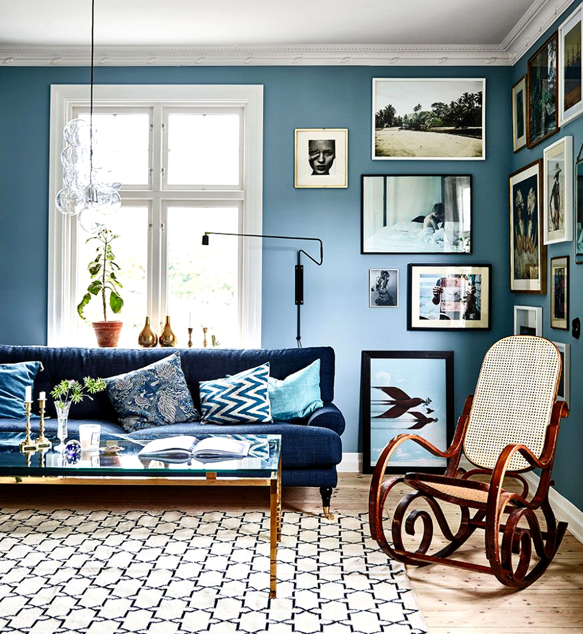 Kapag gumagamit ng maraming mga shade upang palamutihan ang sala, ang kagustuhan ay ibinibigay sa mga gradient na kulay Kapag gumagamit ng maraming mga shade upang palamutihan ang sala, ang kagustuhan ay ibinibigay sa mga gradient na kulay