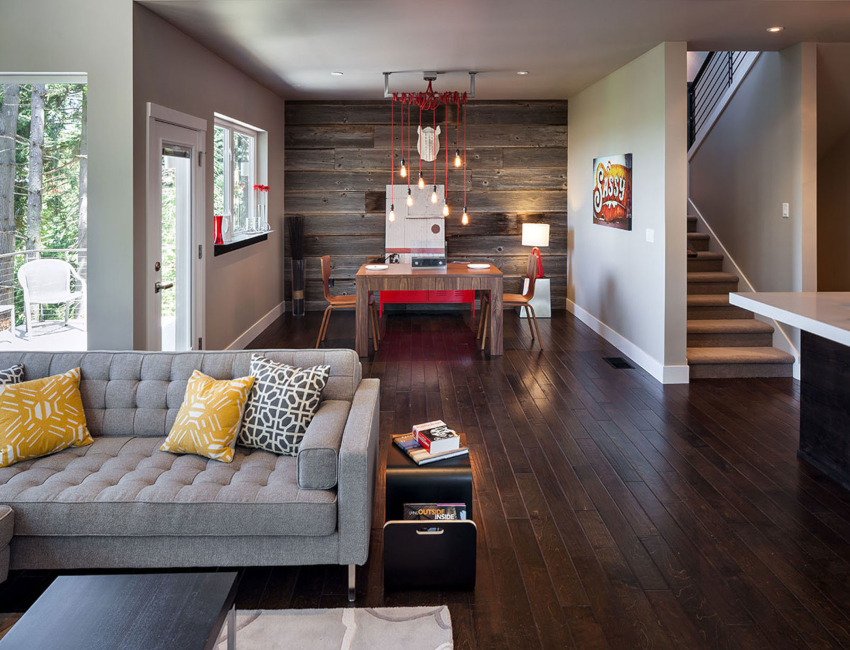 Ang isang mahusay na solusyon para sa pagpapalawak ng kapaki-pakinabang na puwang ng isang maliit na bulwagan ay upang pagsamahin ito sa mga katabing silid. Ang isang mahusay na solusyon para sa pagpapalawak ng kapaki-pakinabang na puwang ng isang maliit na bulwagan ay upang pagsamahin ito sa mga katabing silid.