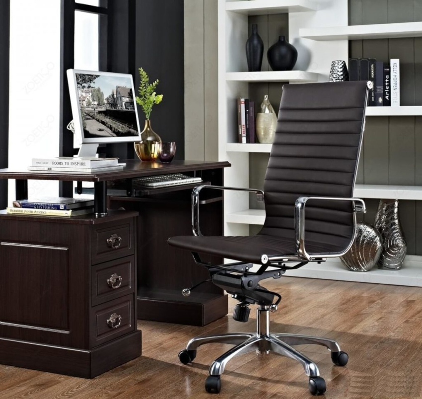 Spesialdesignede ergonomiske datastoler hjelper kroppen til å komme i den mest komfortable stillingen Spesialdesignede ergonomiske datastoler hjelper kroppen til å komme i den mest komfortable stillingen