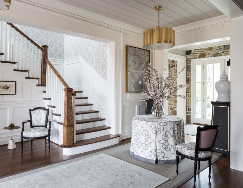 เทคโนโลยีและวัสดุที่ทันสมัยสำหรับการตกแต่งช่วยให้สามารถสร้างเพดานหลายระดับที่เรียบง่ายและซับซ้อนได้ เทคโนโลยีและวัสดุที่ทันสมัยสำหรับการตกแต่งช่วยให้สามารถสร้างเพดานหลายระดับที่เรียบง่ายและซับซ้อนได้