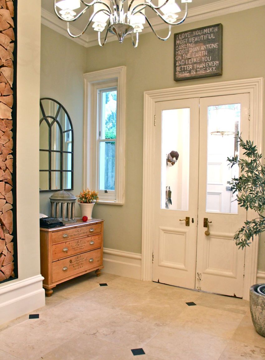 วัสดุที่มีราคาแพงเช่นสำริดพอร์ซเลนเงินใช้สำหรับอุปกรณ์เสริมที่เป็นรูปแกะสลักขนาดเล็กหรือวัตถุที่ละเอียดอ่อนในสไตล์โบราณ วัสดุที่มีราคาแพงเช่นสำริดพอร์ซเลนเงินใช้สำหรับอุปกรณ์เสริมที่เป็นรูปแกะสลักขนาดเล็กหรือวัตถุที่ละเอียดอ่อนในสไตล์โบราณ