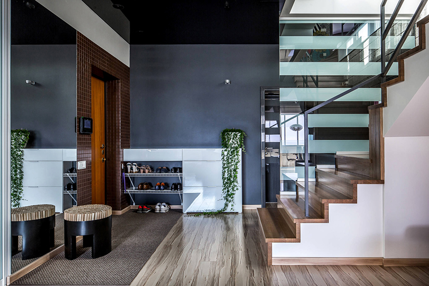 Neodporúča sa preťažovať veľkú chodbu s veľkým počtom detailov. Neodporúča sa preťažovať veľkú chodbu s veľkým počtom detailov.