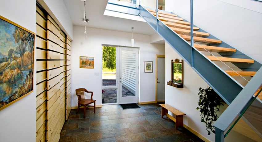 Predsieň v modernom štýle vyzerá priestranne a prakticky Predsieň v modernom štýle: čerstvé nápady pre štýlové interiéry