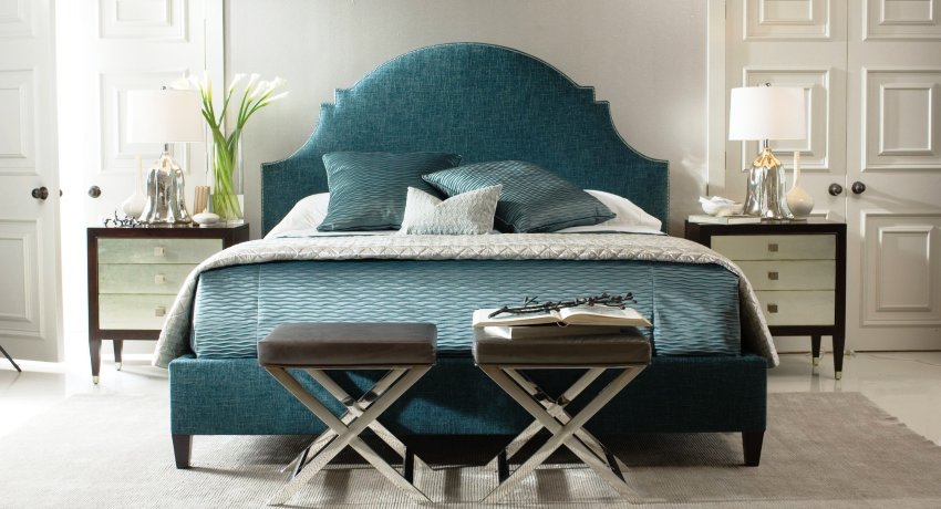 Wenn das Bett Kingsize ist, sollte die Breite der Nachttische zwischen 50 und 100 cm liegen Wenn das Bett Kingsize ist, sollte die Breite der Nachttische zwischen 50 und 100 cm liegen