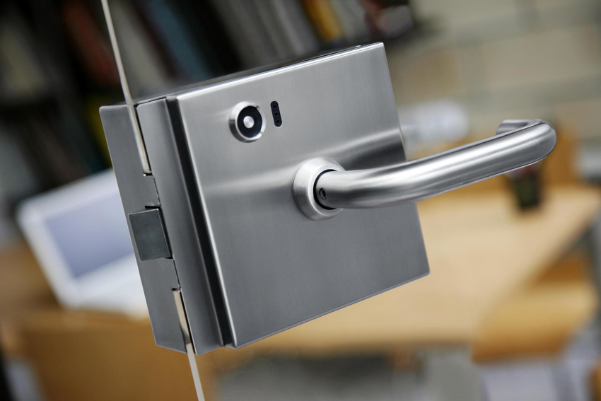 Toutes les serrures selon la méthode d'installation sont classées en mortaise et en hauteur Toutes les serrures selon la méthode d'installation sont classées en mortaise et en hauteur