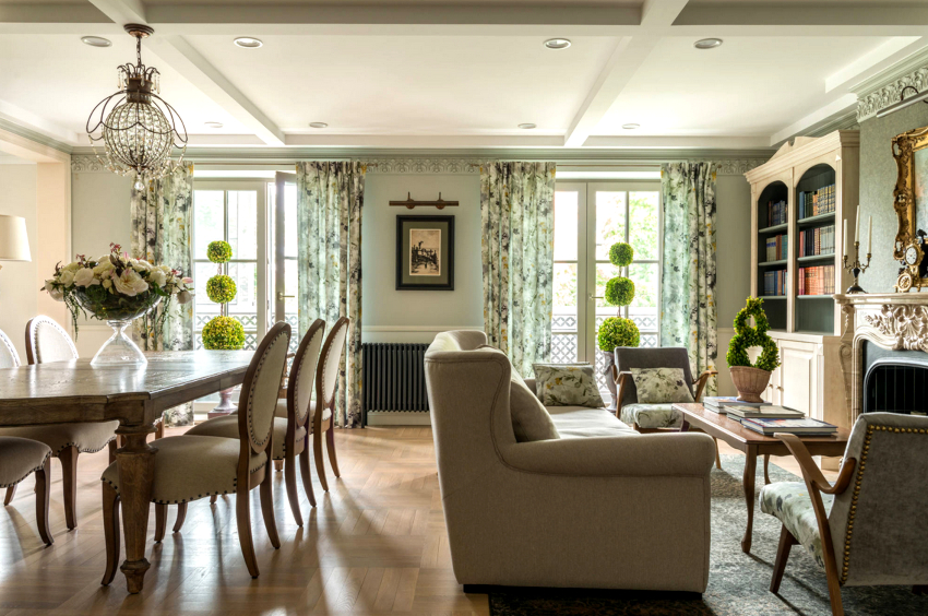 Quan s’utilitzen teixits naturals de colors, és millor penjar productes amb encolat protector extern Quan s’utilitzen teixits naturals de colors, és millor penjar productes amb encolat protector extern