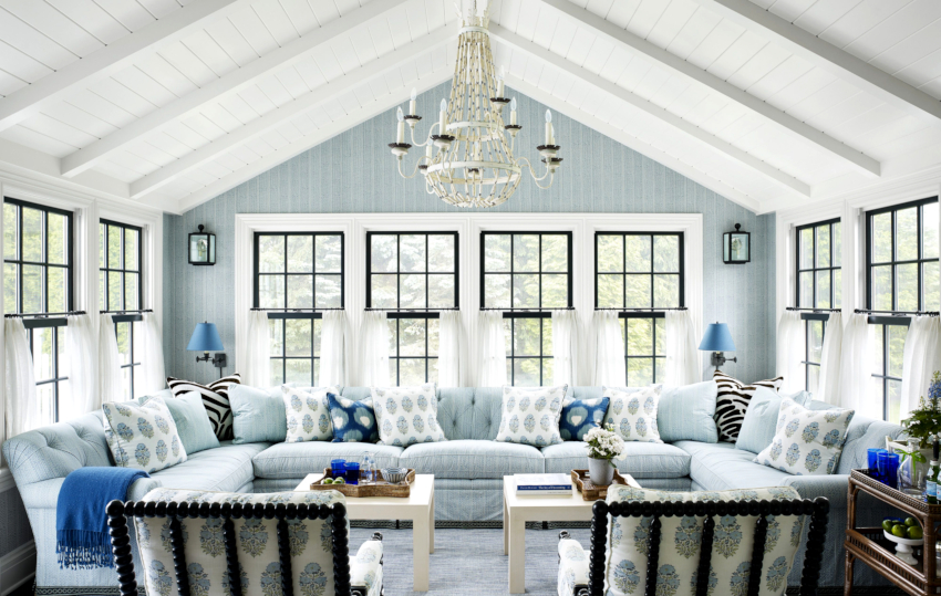 Les habitacions no estàndard es distingeixen per una configuració especial d’obertures de finestres, per tant, es requereix un enfocament diferent al seu disseny Les habitacions no estàndard es distingeixen per una configuració especial d’obertures de finestres, per tant, es requereix un enfocament diferent al seu disseny