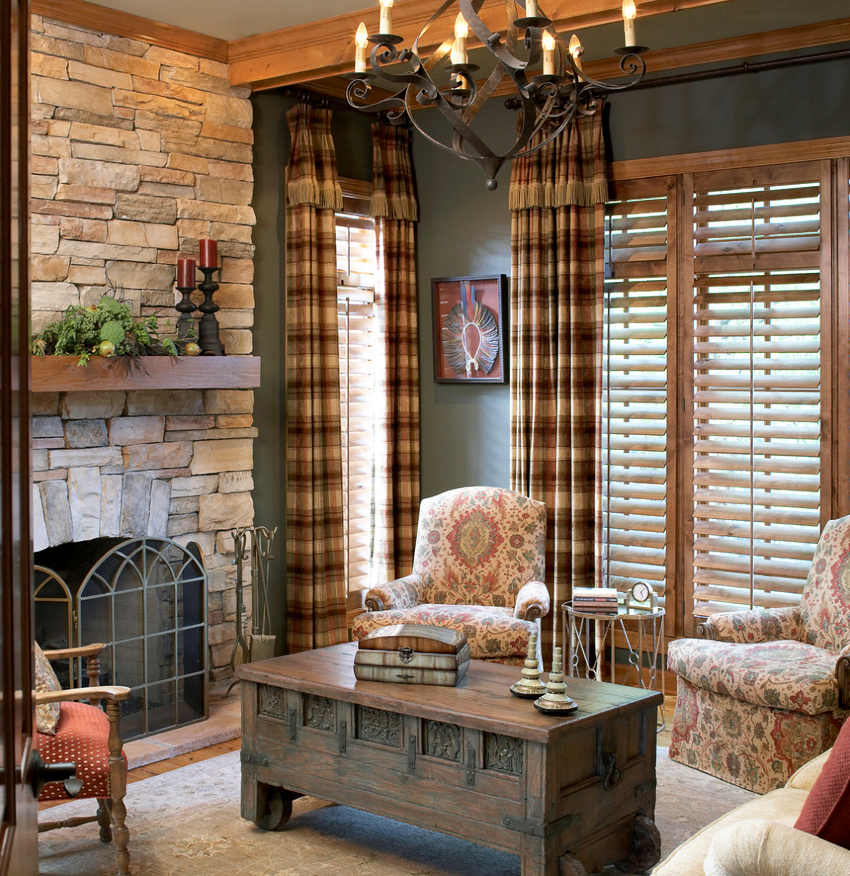 Les cortines gruixudes es veuran molt més originals amb un volant curt curt fet del mateix teixit Les cortines gruixudes es veuran molt més originals amb un volant curt curt fet del mateix teixit