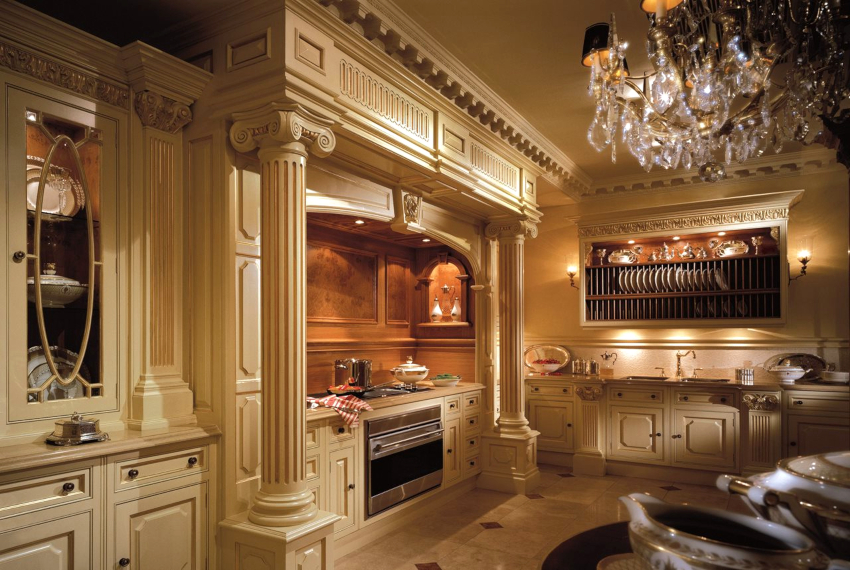 חשוב לחשוב נכון על התאורה כך שבזכות תליוני קריסטל ונברשות מגושמות תוכלו לצפות במשחק יפה של אור חשוב לחשוב נכון על התאורה כך שבזכות תליוני קריסטל ונברשות מגושמות תוכלו לצפות במשחק יפה של אור