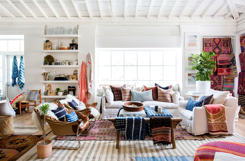 Идеалното решение за бохо интериор би било мебели от различни слушалки и стилове, сглобени в една стая. Идеалното решение за бохо интериор би било мебели от различни слушалки и стилове, сглобени в една стая.