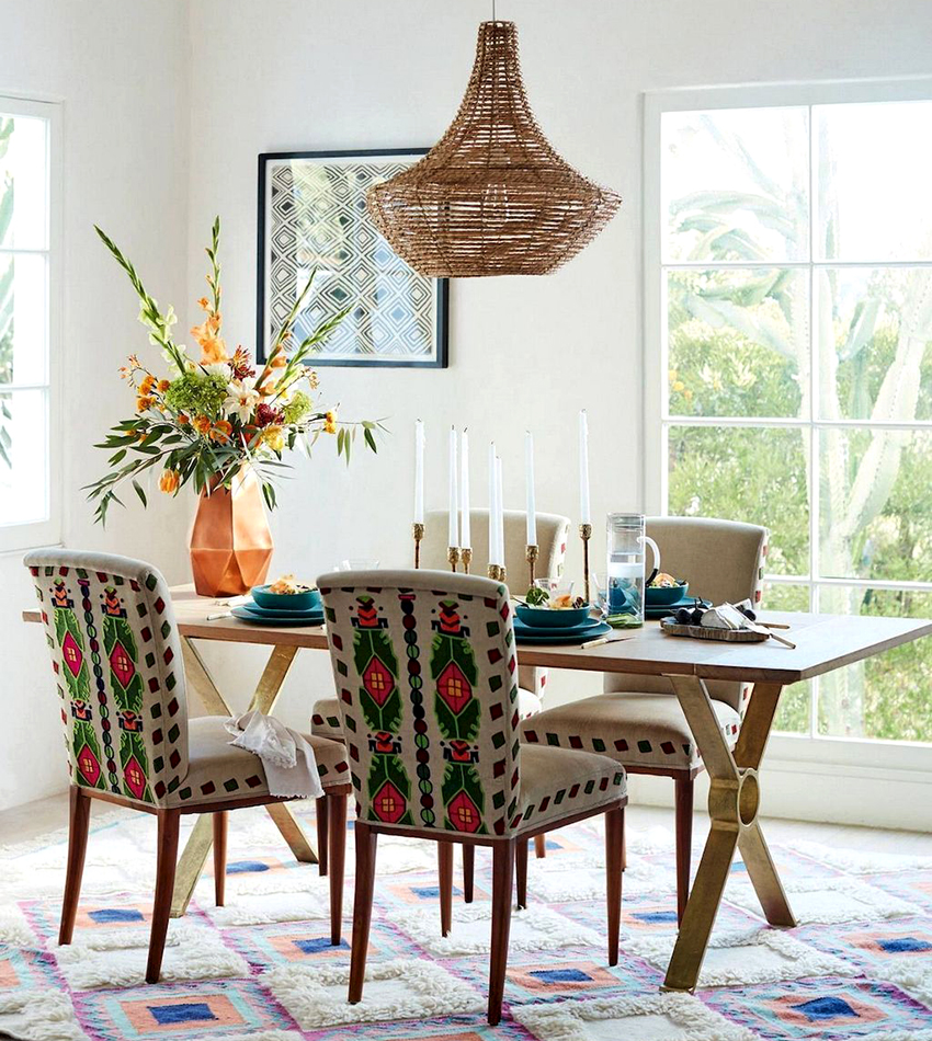 Стилът бохо е популяризиран от хипита през 60-те години на миналия век. Стилът бохо е популяризиран от хипита през 60-те години на миналия век.