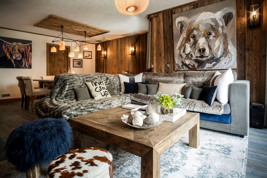 Si es desitja, l'estil del xalet es pot recrear no només a la casa, sinó també a l'apartament Si es desitja, l'estil del xalet es pot recrear no només a la casa, sinó també a l'apartament