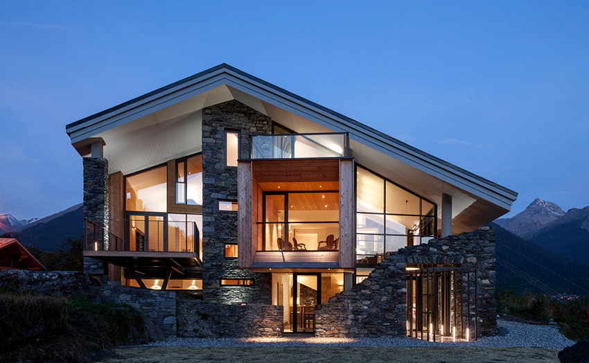 Per regla general, les cases modernes estan equipades amb grans finestrals panoràmics. Per regla general, les cases modernes estan equipades amb grans finestrals panoràmics.