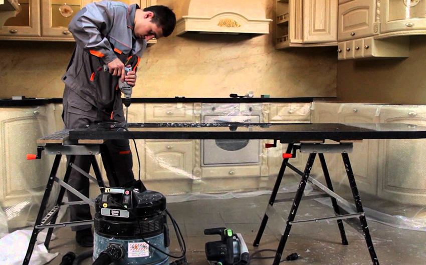 Jeśli nie ma doświadczenia, lepiej powierzyć instalację blatu specjalistom. Jeśli nie ma doświadczenia, lepiej powierzyć instalację blatu specjalistom.