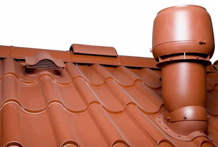 A szellőztető és az átjáró elemek telepítési helyei tömítést igényelnek A szellőztető és az átjáró elemek telepítési helyei tömítést igényelnek