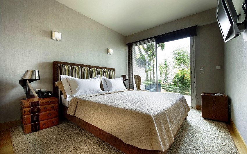 Der Nachttisch wurde von den Franzosen erfunden und bedeutet übersetzt Der Nachttisch wurde von den Franzosen erfunden und bedeutet übersetzt