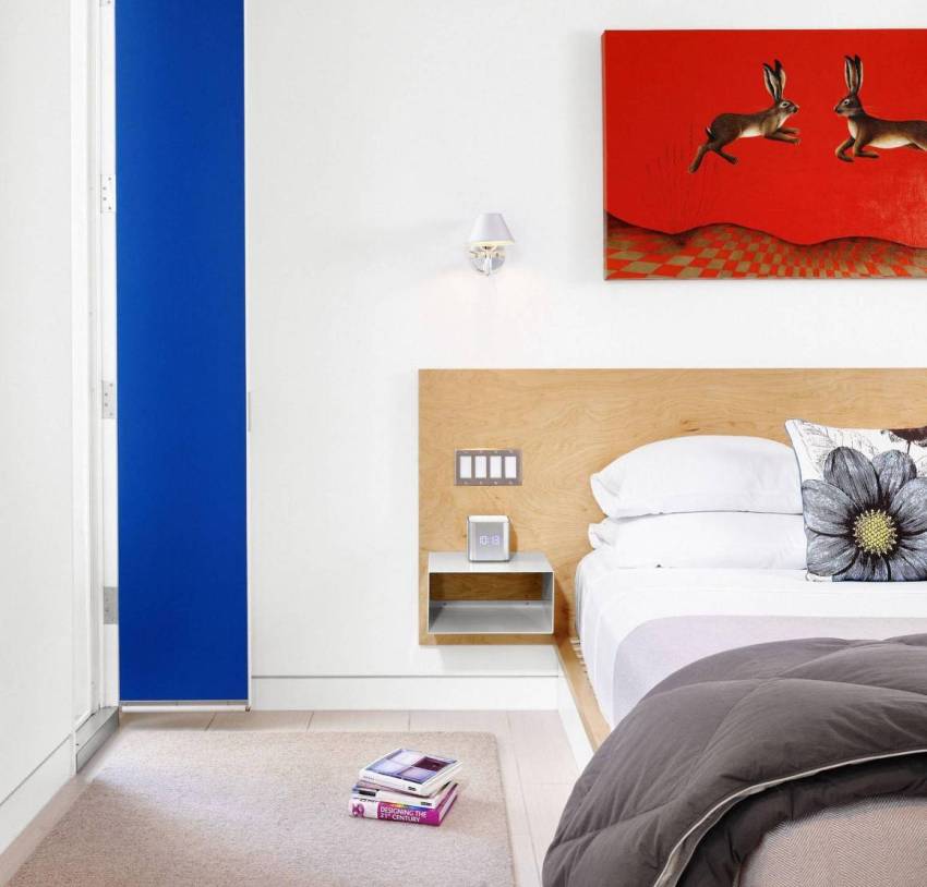 Nachttische im Schlafzimmer können aus verschiedenen Materialien hergestellt werden Nachttische im Schlafzimmer können aus verschiedenen Materialien hergestellt werden