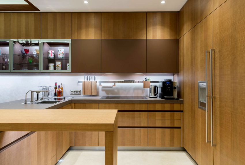 Når du arrangerer et moderne hjørnekjøkken, foretrekkes valg med rett vinkel Når du arrangerer et moderne hjørnekjøkken, foretrekkes valg med rett vinkel