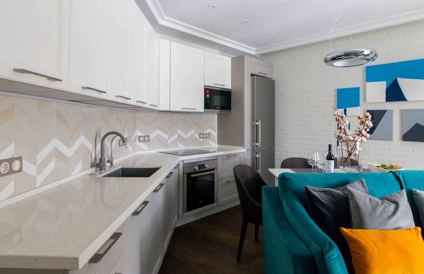 Det enkleste alternativet for å organisere plass anses å være installert i hjørnet av arbeidsflaten. Det enkleste alternativet for å organisere plass anses å være installert i hjørnet av arbeidsflaten.