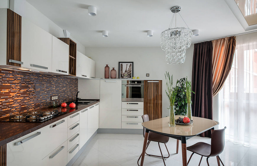 Med riktig organisering av arbeidstrekanten lagres en tredjedel av tiden som brukes på matlaging Med riktig organisering av arbeidstrekanten lagres en tredjedel av tiden som brukes på matlaging