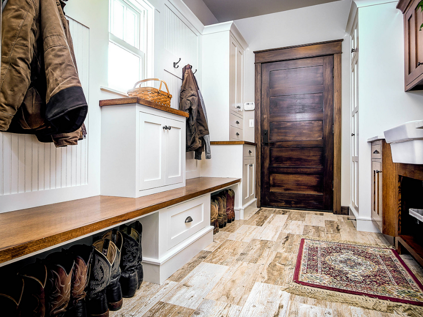 Til at arrangere gangen kan du bruge færdige sæt eller købe møbler separat Til at arrangere gangen kan du bruge færdige sæt eller købe møbler separat