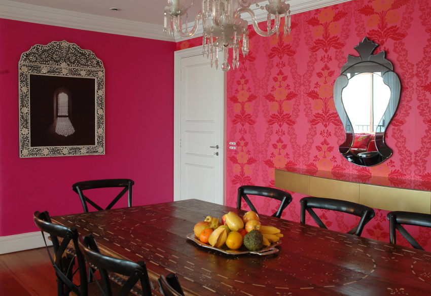 Skyggen av mønsteret kan kontrastere mot bakgrunnen til hovedfargen, være lysere og mer mettet, eller omvendt lysere Skyggen av mønsteret kan kontrastere mot bakgrunnen til hovedfargen, være lysere og mer mettet, eller omvendt lysere