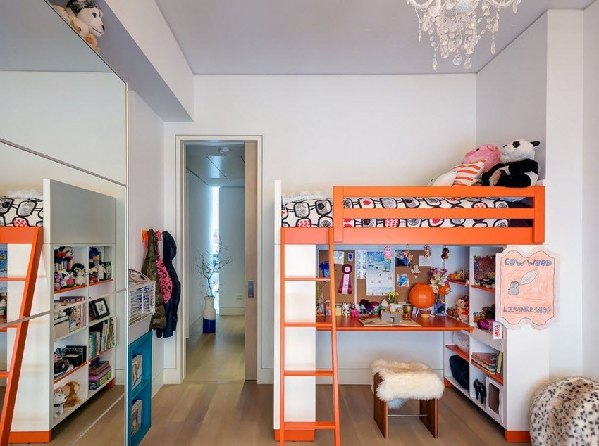 Für ein Schulkind muss ein persönlicher Schreibtisch obligatorisch sein Für ein Schulkind muss ein persönlicher Schreibtisch obligatorisch sein