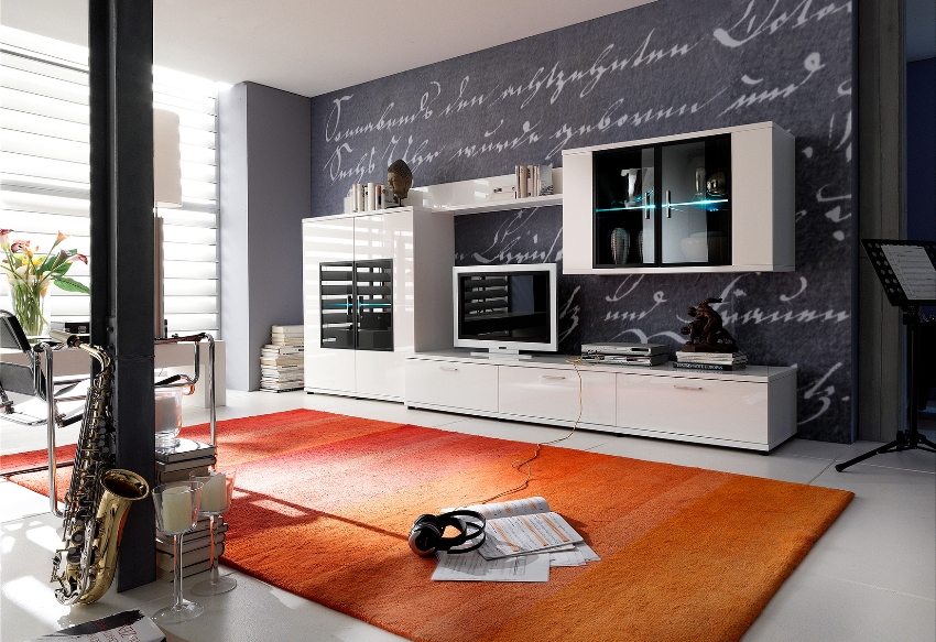 ผนังสไลด์ได้รับความนิยมเนื่องจากมีชั้นวางและตู้ที่สะดวกจำนวนมากสำหรับจัดเก็บสิ่งที่จำเป็น ผนังสไลด์ได้รับความนิยมเนื่องจากมีชั้นวางและตู้ที่สะดวกจำนวนมากสำหรับจัดเก็บสิ่งที่จำเป็น